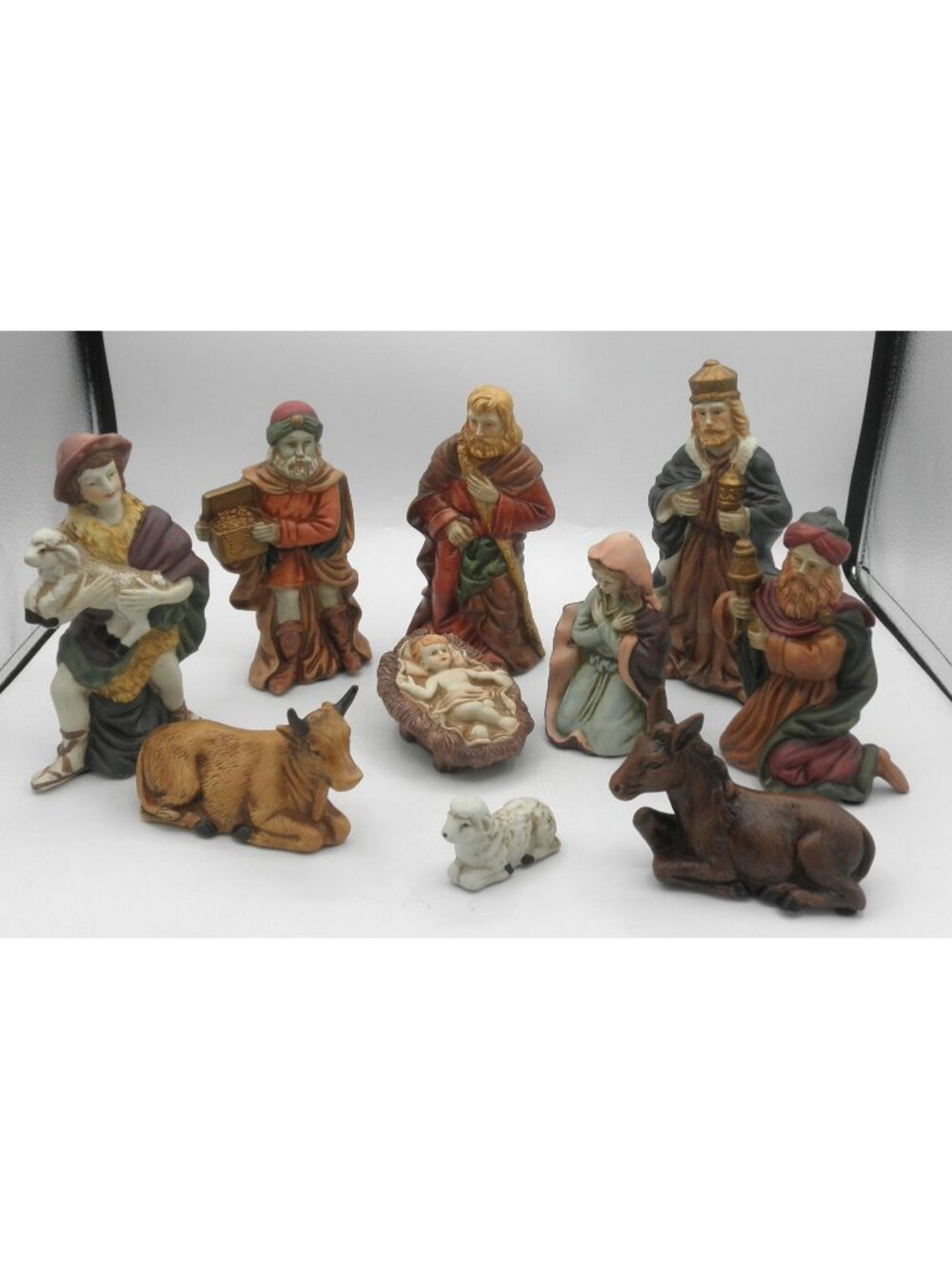 Vintage 1991 Hand Painted Porcelain 10 Piece Nativity Set made in Taiwan
